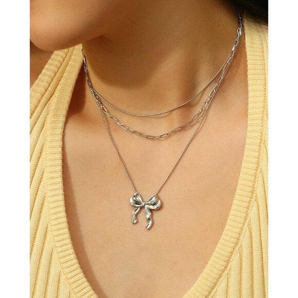 Sophisticated Bow Pendant Layered Necklaces for Women – Gift Ready Elegance - Picture 3 of 6